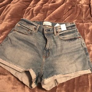 NWT Abercrombie & Fitch High Rise Mom Short